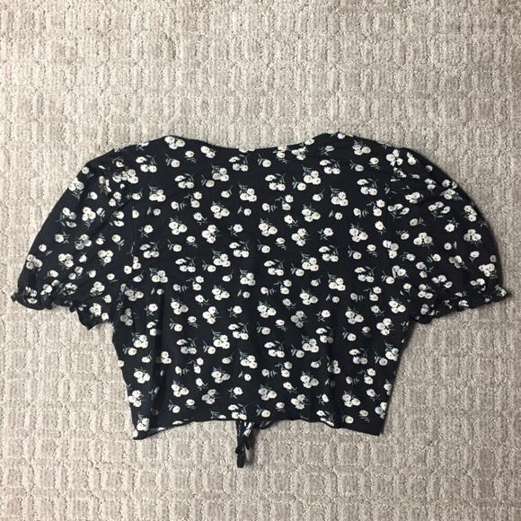 SHEIN Puff Sleeve Floral Top - Picture 3 of 5